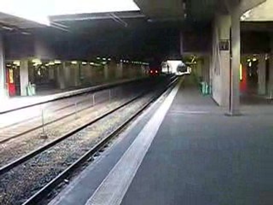 Passage de deux X73500 à Rouen voie 2