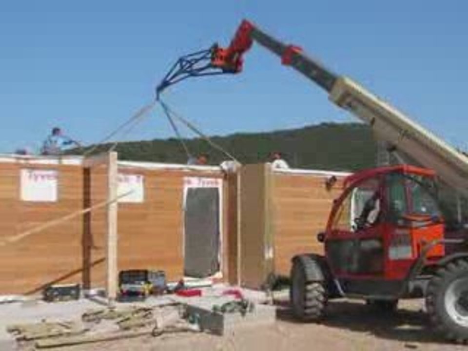 assemblage d'un bâtiment ossature bois