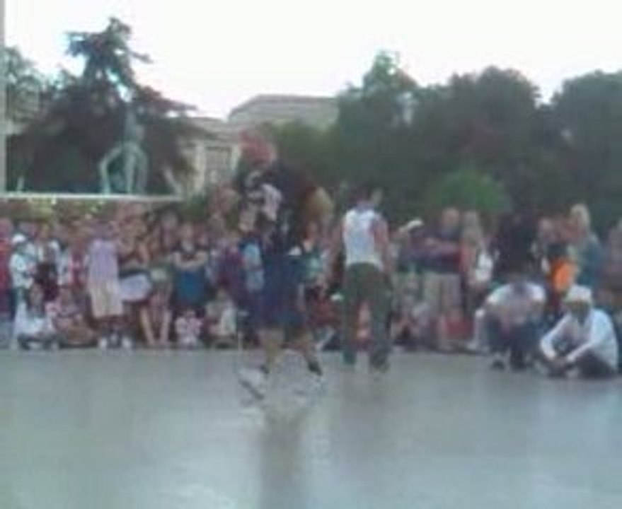 Dance, Smurf, Hip-hop au trocadéro !! Trop fort, les mecs...