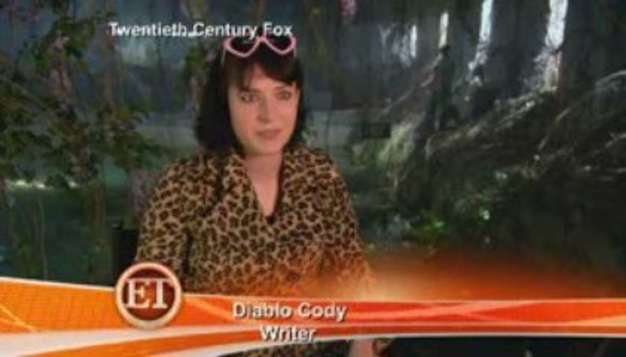 Megan Fox Talks To ET About Kissing Amanda Seyfried