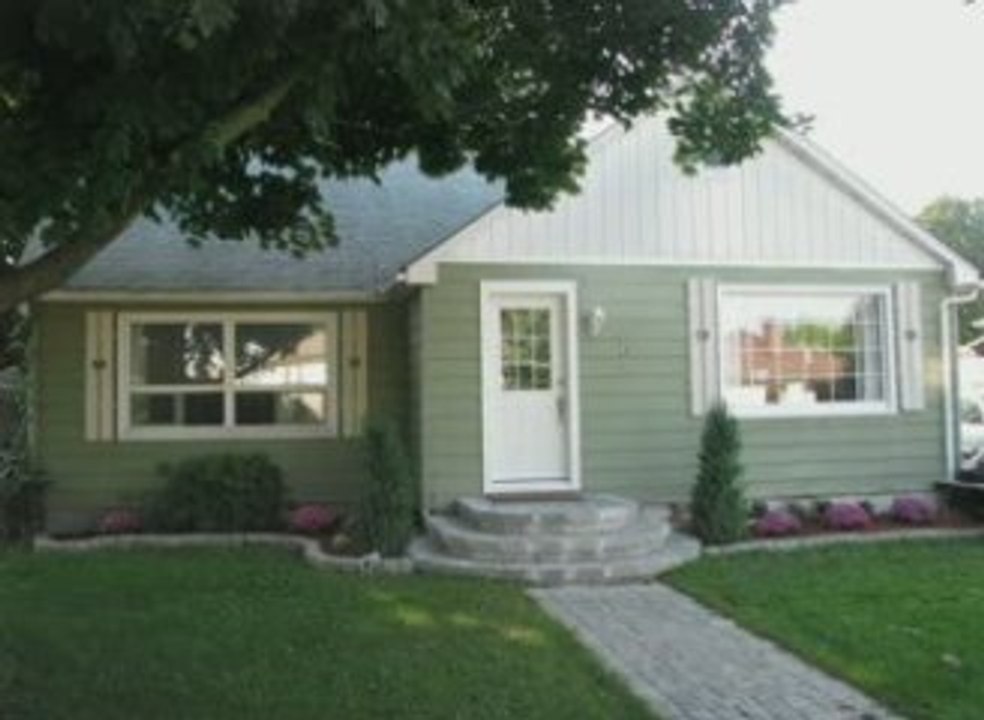 8 Campbell Ave SlideShow