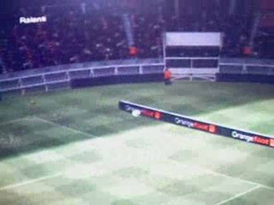 Frappe lobé 50m !!! NecroLoBe !!!! pes 2009 !!! ( ps2 )