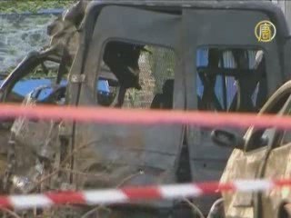 Мощный взрыв у здания фондовой биржи