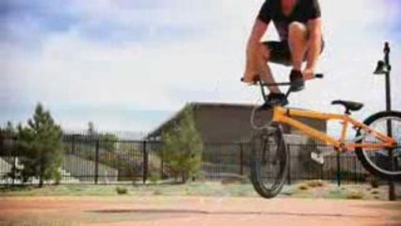 How To: Bunnyhop Tailwhip