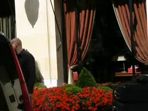 Tokio Hotel Dédicasses Midi part III - 03.09.09 Paris.