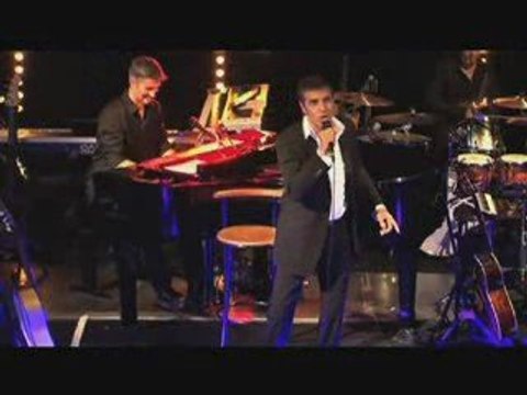 JULIEN CLERC CONCERT PRIVE AT VIP ROOM THEATER PARIS