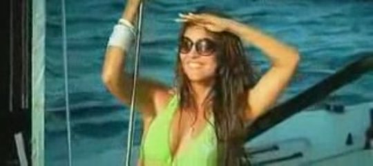 Lara Dutta Hot Bikini - "Aaj Dil Gustakh Hai" - MyDiddle.com