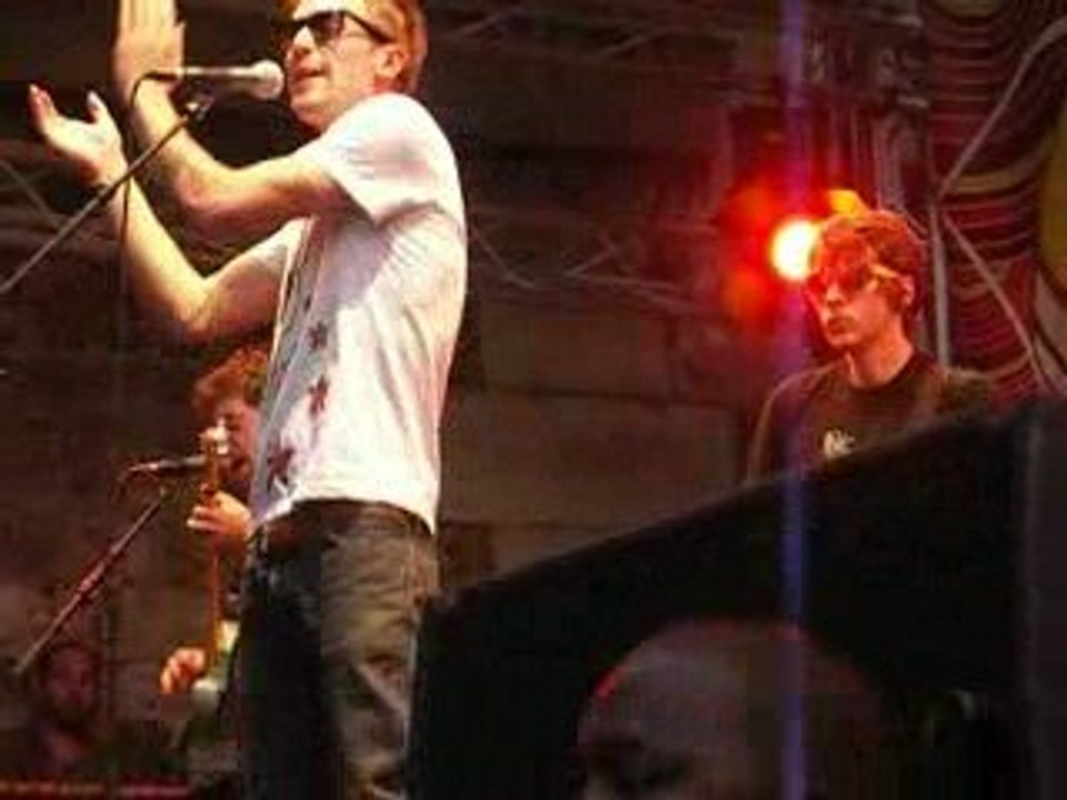 Pete and the pirates " she does'nt belong to me"