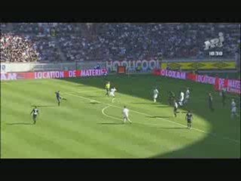 Clément, L1 08-09, J4, patate de demi-volée en lucarne