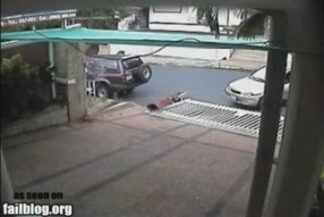 Car Reverse Fail. InterWebPortal.com