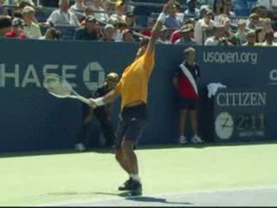 El saque de Djokovic en su partido con Witten