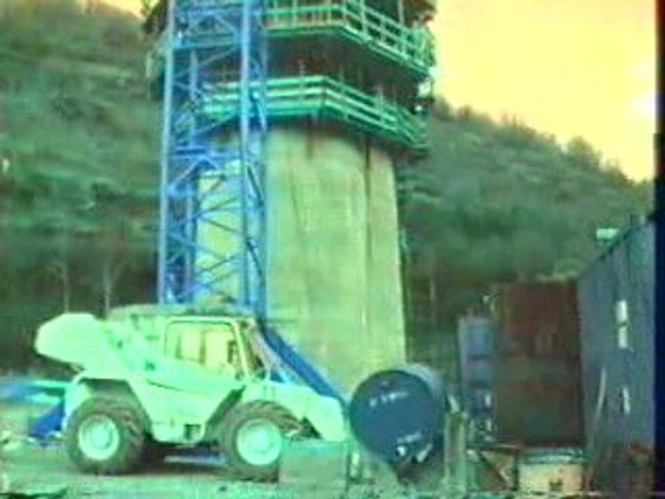 grue de verrierre 75m de haut