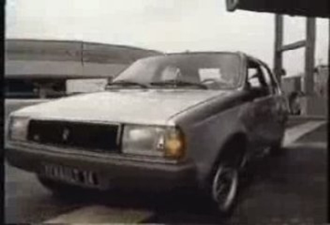 Pub française R14 TS