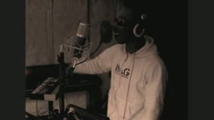 Double -M- Mercury Rar en studio pour gunystick tape