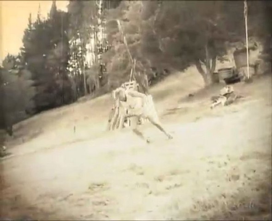 FALLS DOWN scary fear  dread CHUTES FRAYEURS VIDEO 5 PART 1