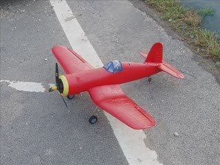 "THE RED CORSAIR" avion rc art-tech