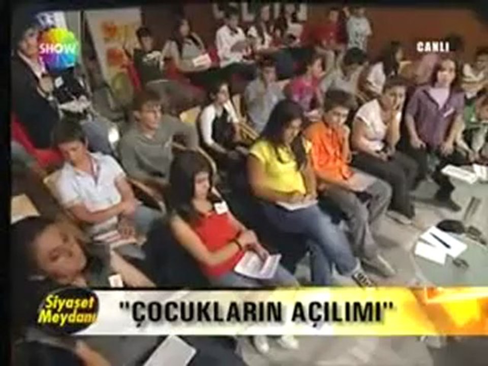 Hakkarili Uğur - Siyaset Meydanı - YÜKSEKOVA HABER