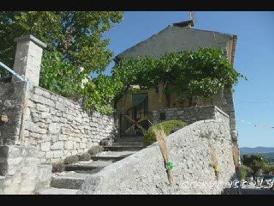 Monieux_0001