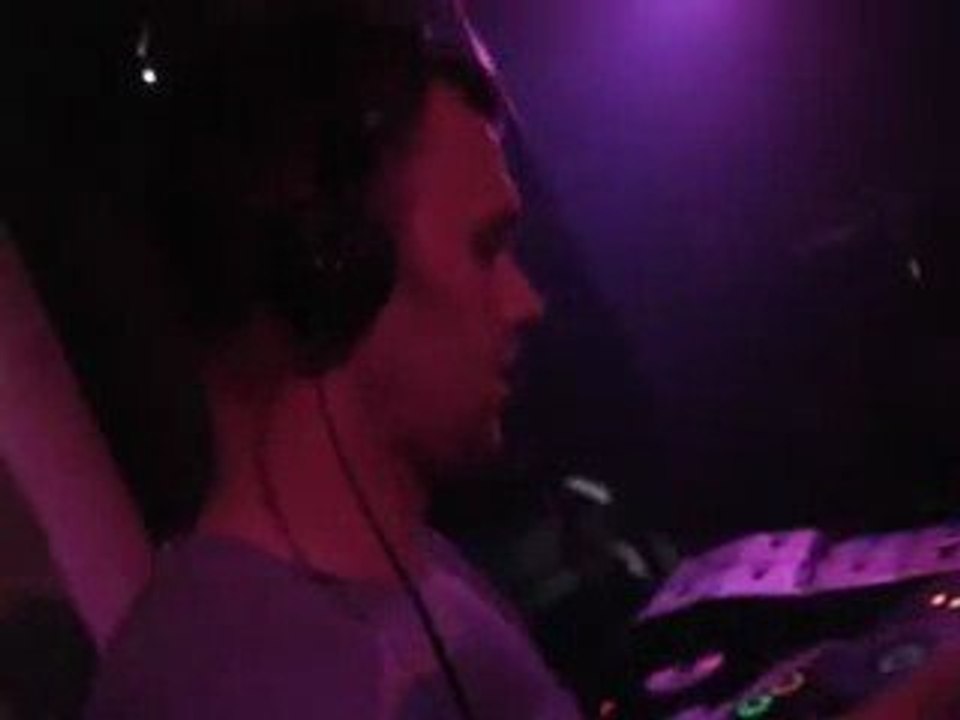 Muzikjunki VS Lenny Kravitz - Believe in me @ Propaganda Mos