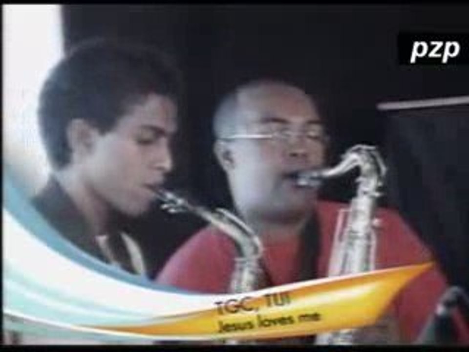 Jesus loves me - Pazzapa feat Tana Gospel Choir