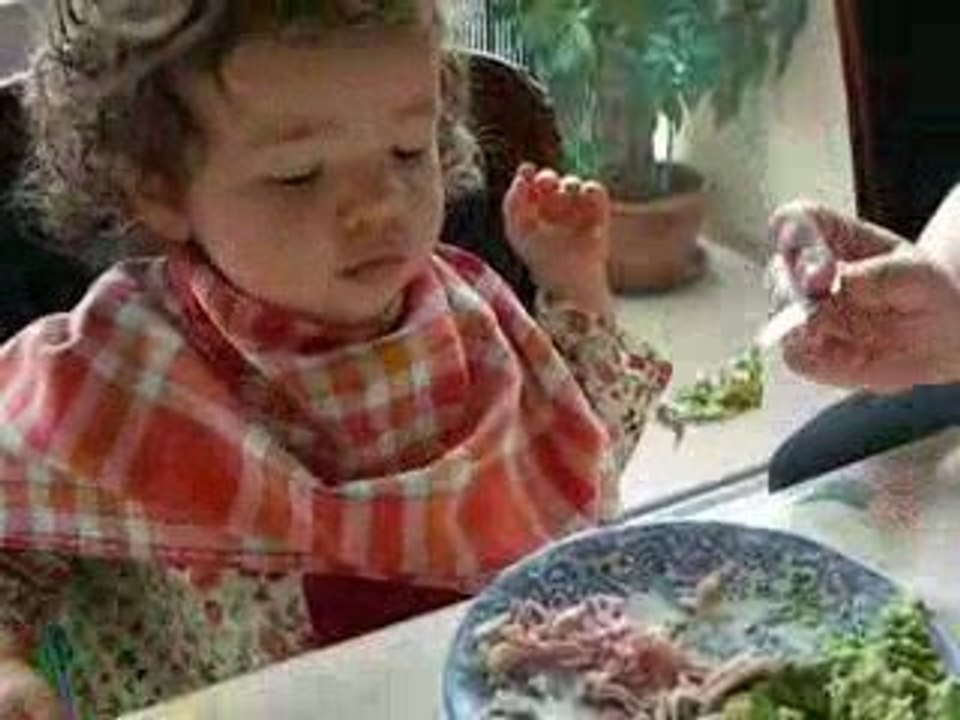 on mange mieux avec les doigts