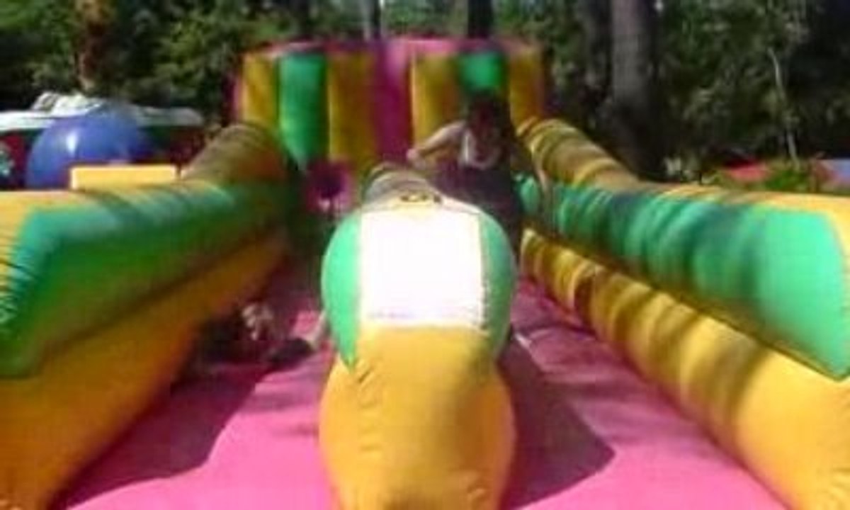 cascade jeu gonflable indian forest