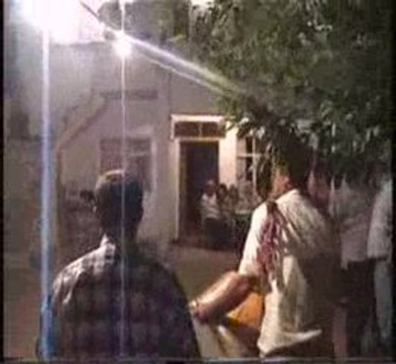 PERŞEMBE KAZANCILI KÖYÜLU ARKADAŞLAR HORANI BÖYLE OYNADILR