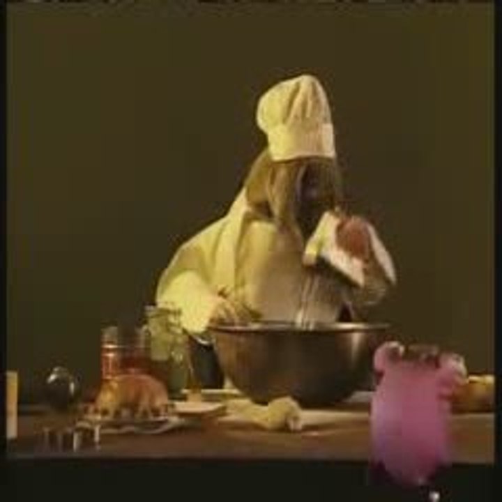 Sesame Street - Rub-a-dub dub (William Wegman's Weimaraners)