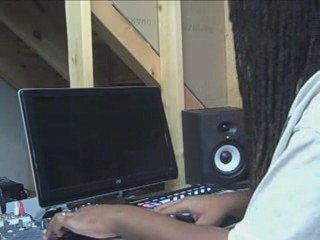 Making a non sampled beat on NI Maschine