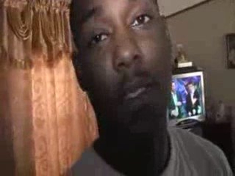 How to roll a Blunt pt 1 --Ashy L Bowz --www.NoLotion.com