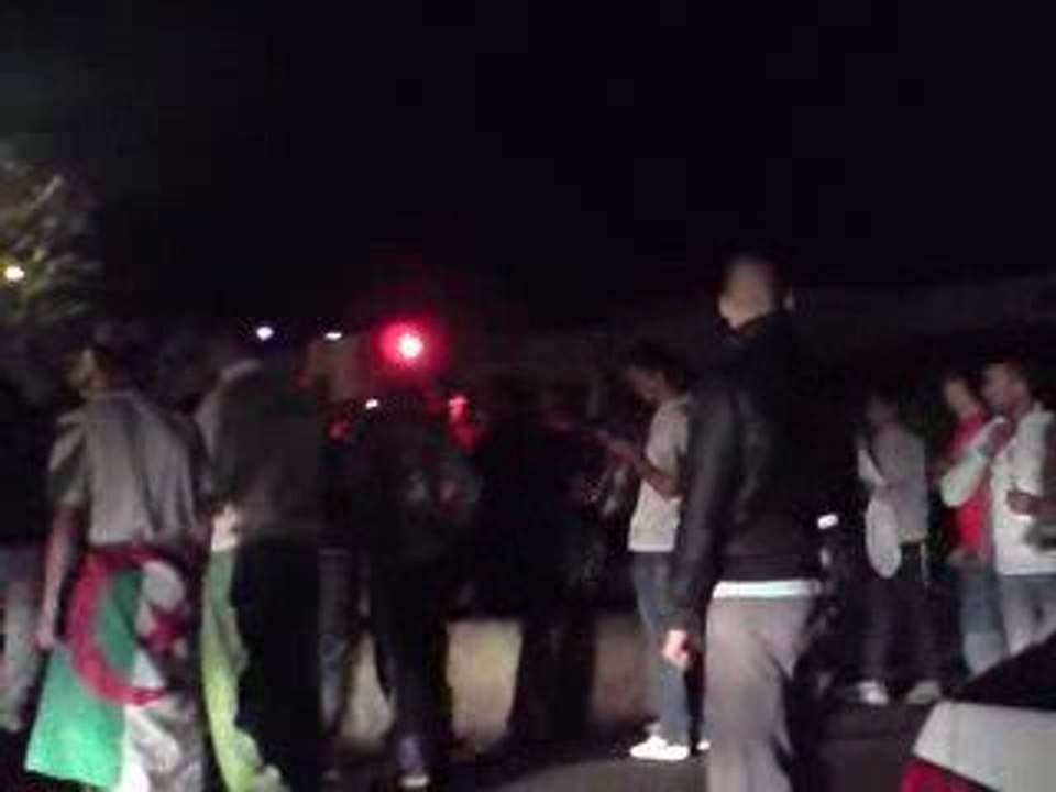 fete apres le match algerie vs zambie a le mans