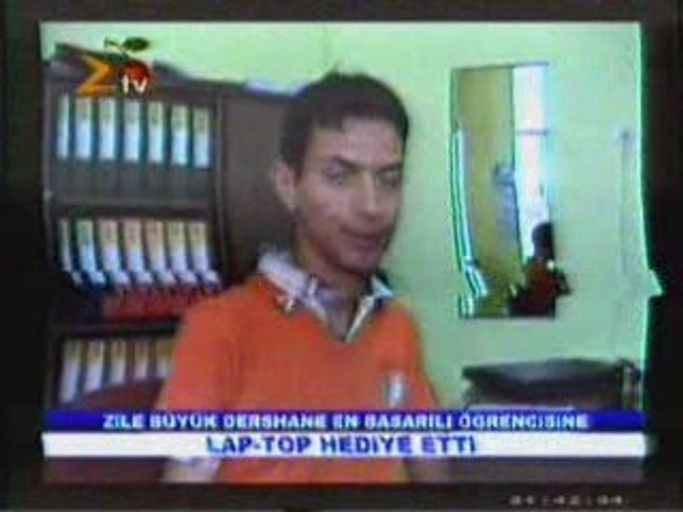 zile büyük dersane başarılı öğrencisine lap top hediye etti