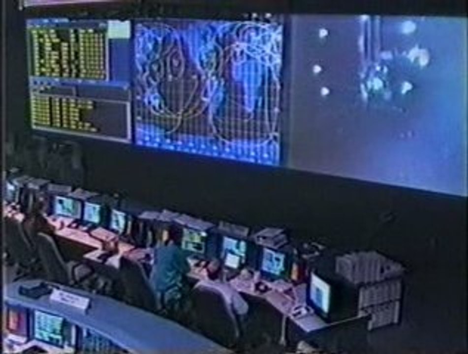 UFOs on both NASA & Russian live video