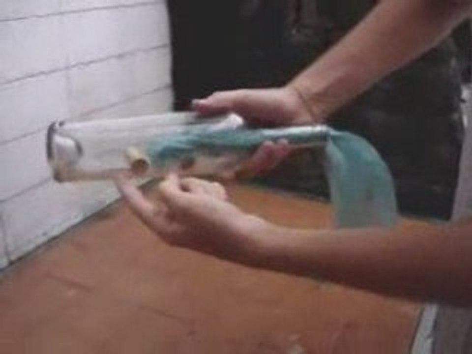 şişenin içinden mantarı nasıl çıkartırsınız?