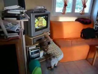 Aodren éteint la télé