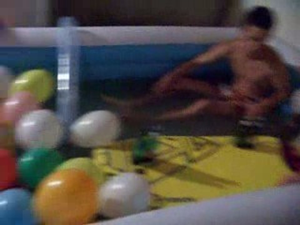la cap's dans la piscine!