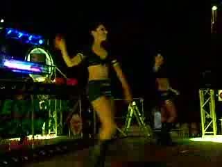 MEGAMIX 2000 ET SES DANSEUSES