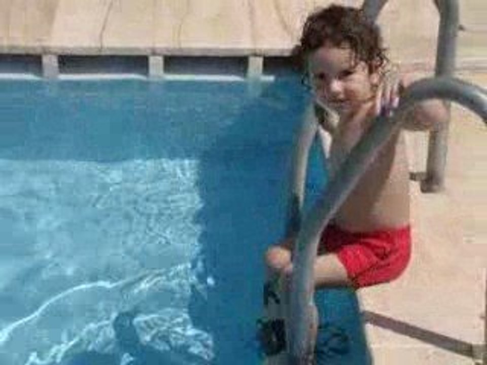 hakan kartal adonis havuz koşuyorMOV05576