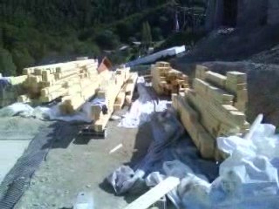 Montage du chalet aprés 1 jour et demi de travail ...