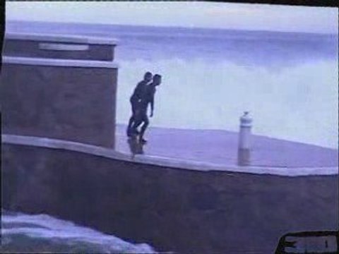 S'amuser dans les vagues