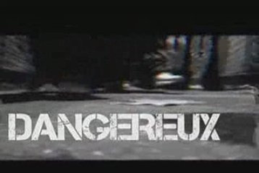 Two face au mic feat ursa major - Dangereux