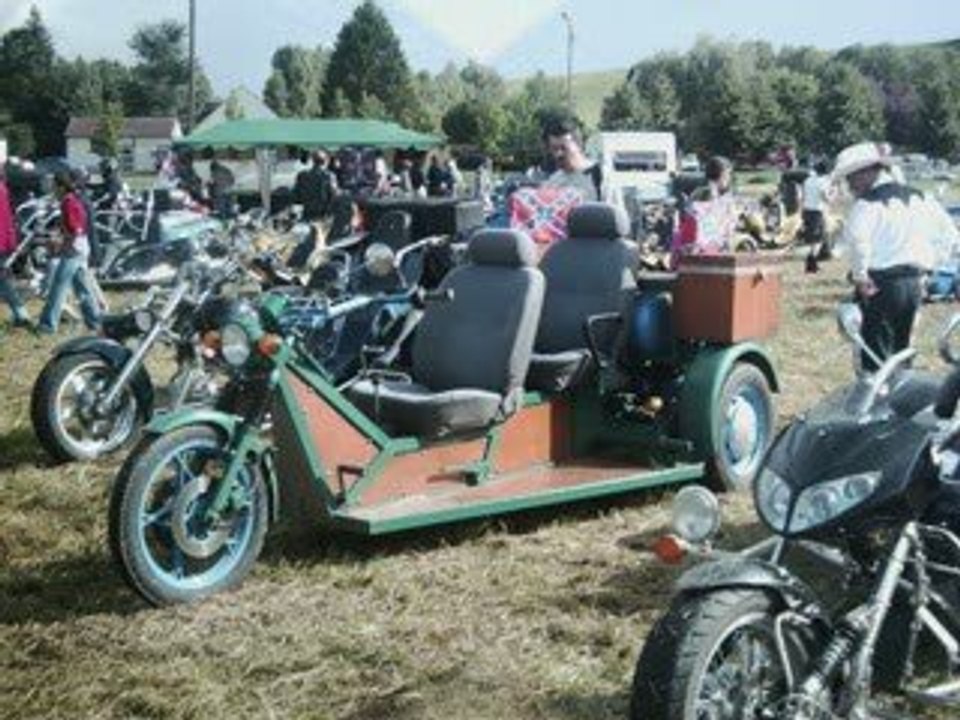 RALLY TRIKE ATTITUDE