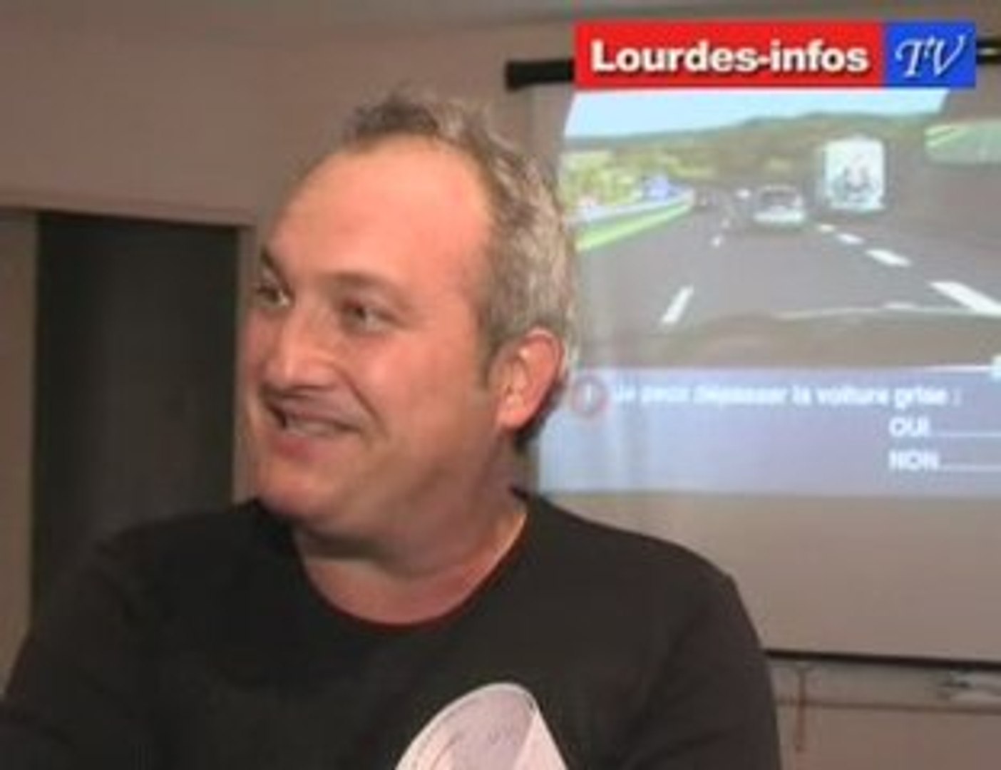 Lourdes : L'auto-école Feu Vert récupération de vos points - Vidéo  Dailymotion