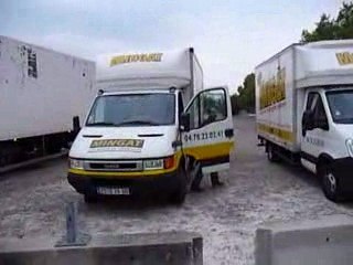 Thibaut conduit le camion !