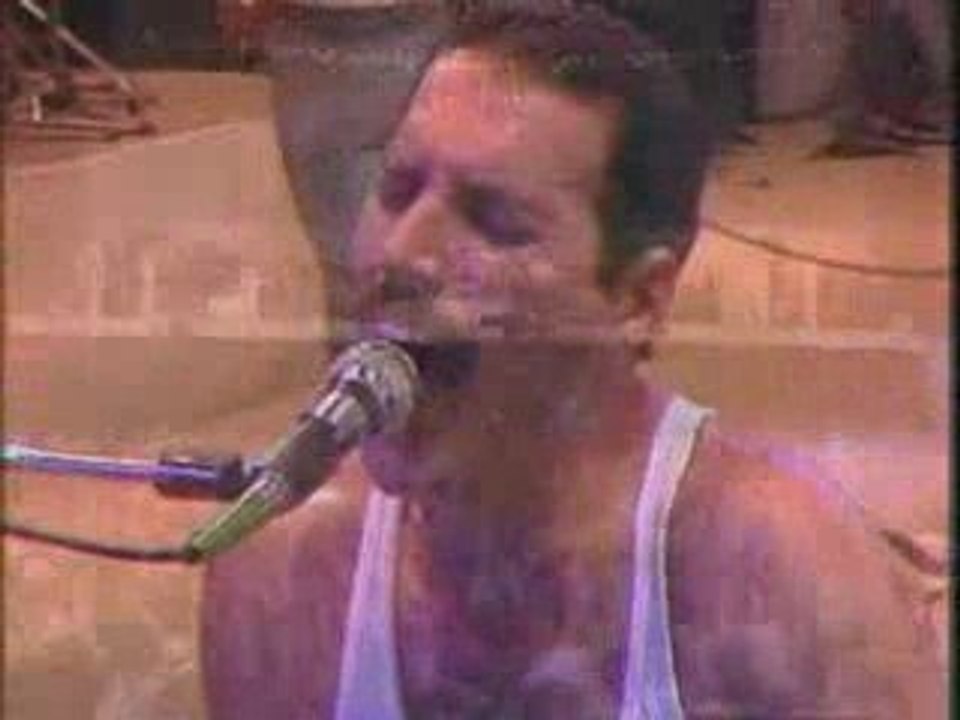 Queen - We Will Rock You and We Are The Champion (Live)