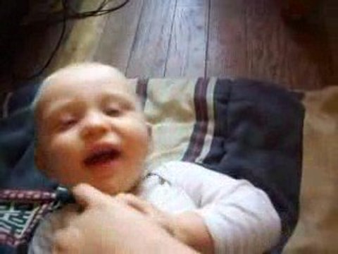 Mattéo rit aux éclats !!