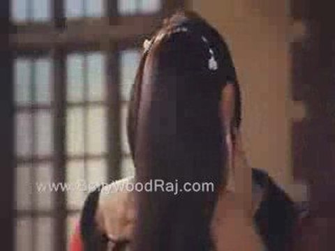 Bollywood actress shamita hot sexy lip kissing smooch scene