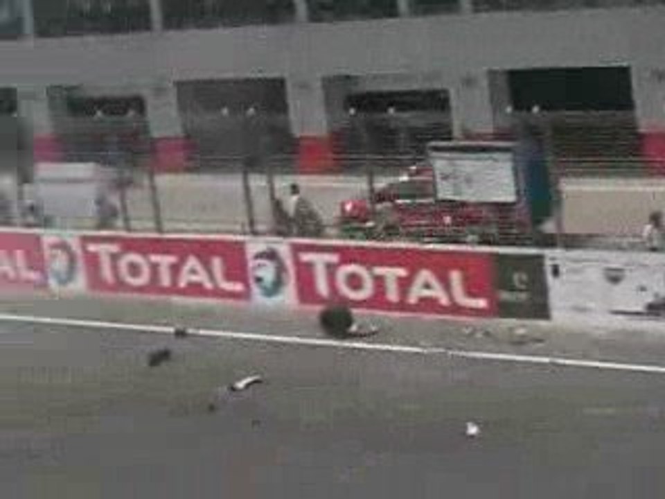 Crash formule 1 R28 Renault dubai