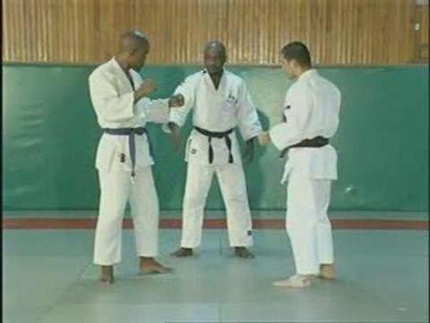 J'apprends le Ju-Jitsu avec Bertrand Amoussou