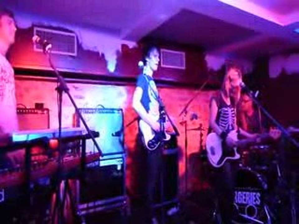 The Surgeries - OPA 2009 - Extrait Michael Jackson